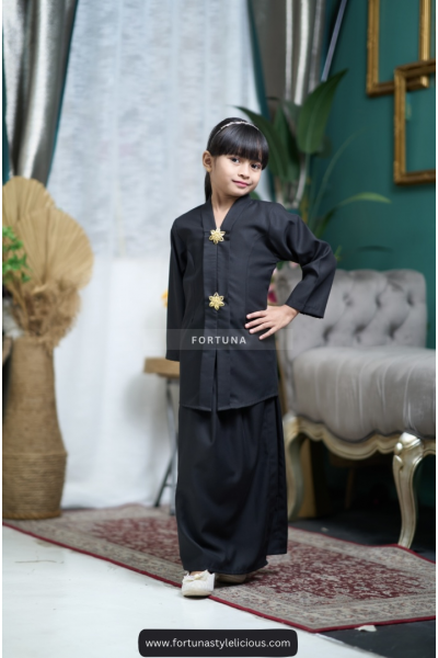 Kebaya Maryam (Black)